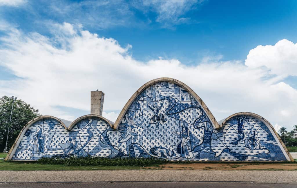 Passeie pelo legado de Oscar Niemeyer em 5 cidades atendidas pelo QuintoAndar - Igreja da Pampulha
