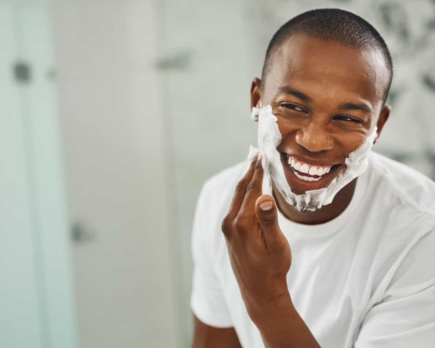 Banheiro masculino - barba, cabelo e bigode