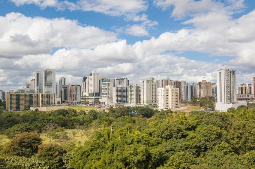 Foto que ilustra matéria sobre o custo de vida em Brasília mostra prédios do bairro de Águas Claras, na Capital Federal.