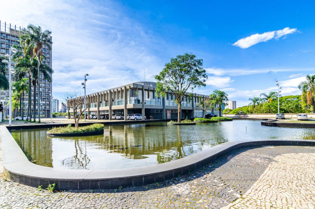 Foto que ilustra matéria sobre melhores bairros em Santo André mostra o Paço Municipal da cidade