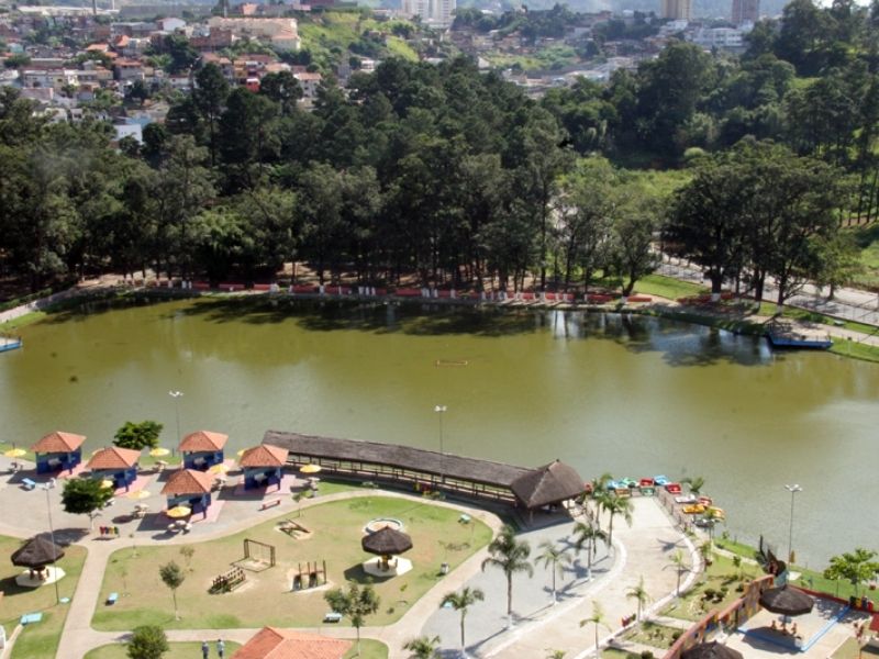 Vista aérea do parque municipal Dom José em Barueri
