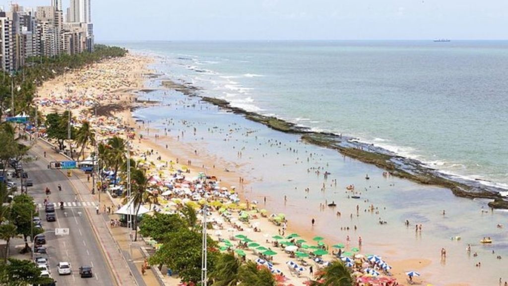 vista aérea da praia da Boa Viagem em Recife