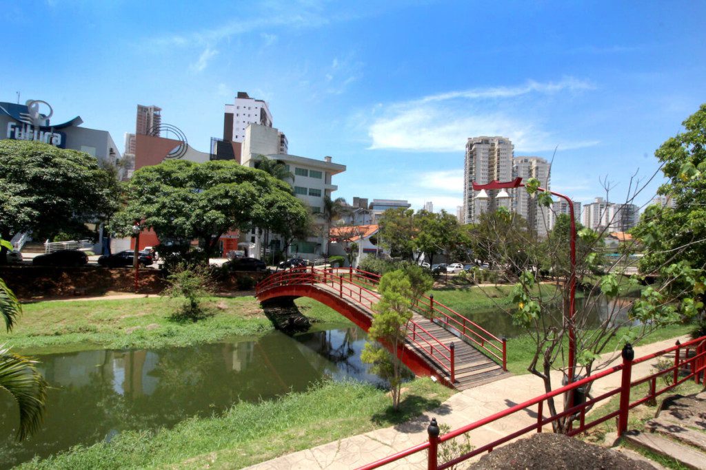 Foto que ilustra matéria sobre melhores bairros em sorocaba mostra o bairro de Campolim em sorocaba