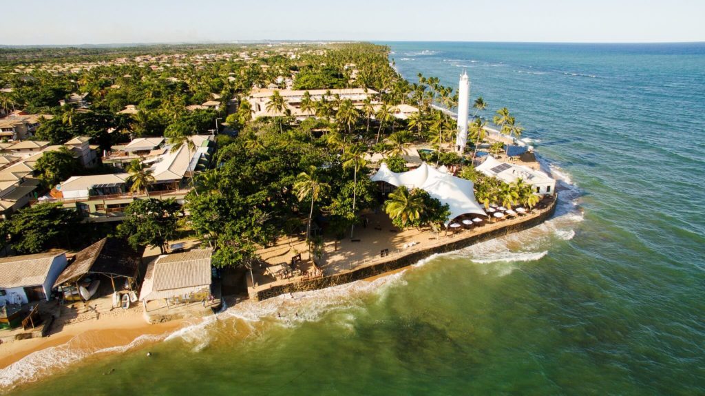 Foto que ilustra matéria sobre praias de Salvador mostra a Praia do Forte