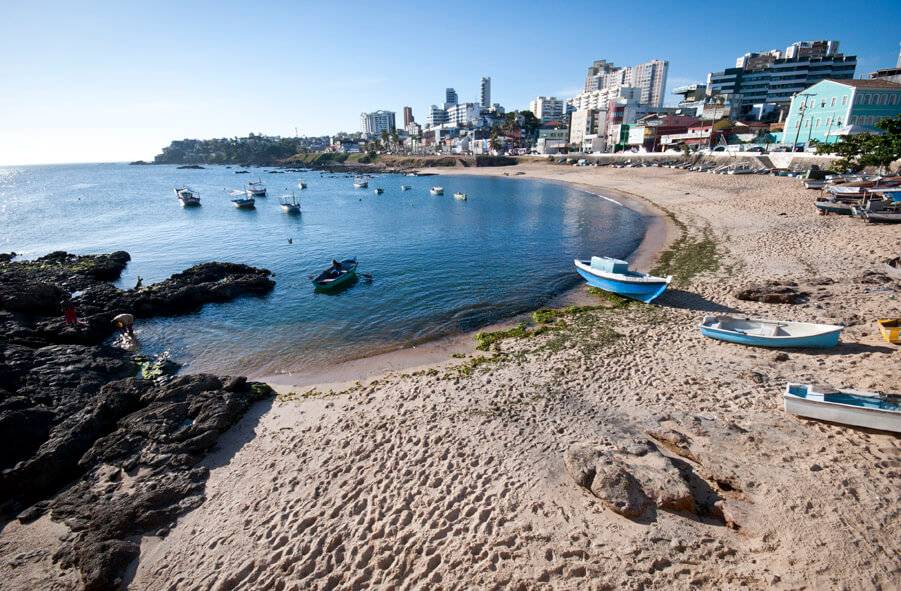 Foto que ilustra matéria sobre praias de Salvador mostra a praia do Rio Vermelho