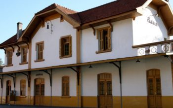 Foto que ilustra matéria sobre os bairros de Canoas mostra um centro cultural localizado na velha estação de trem da cidade.