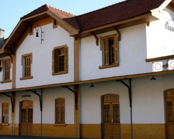 Foto que ilustra matéria sobre os bairros de Canoas mostra um centro cultural localizado na velha estação de trem da cidade.