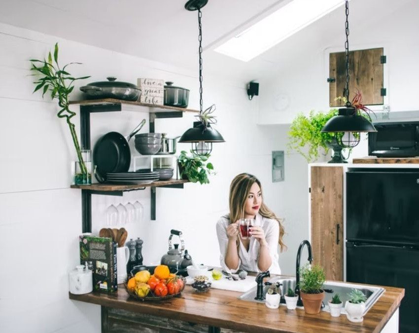 Grande explorar Están familiarizados 8 dicas para decorar uma cozinha pequena