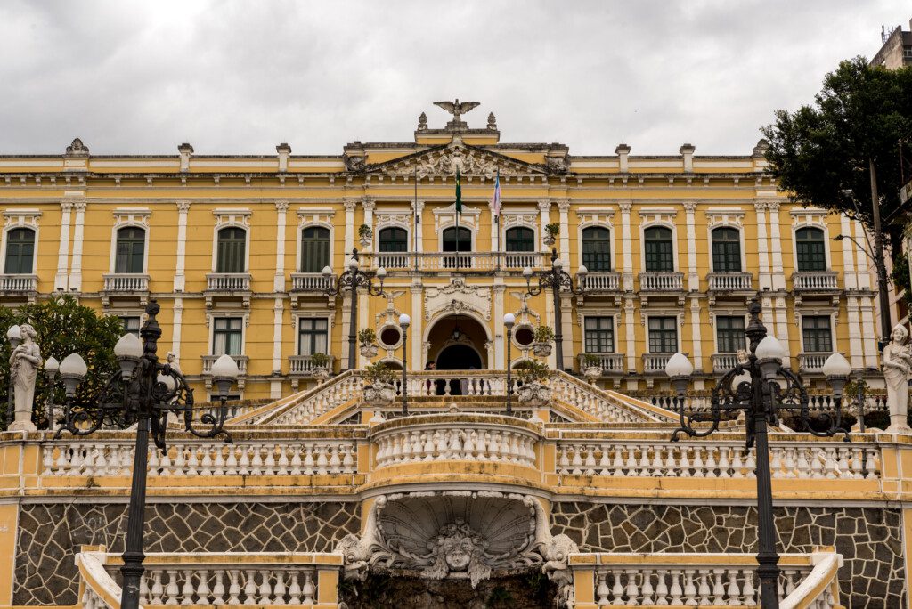 Imagem que ilustra matéria sobre o que fazer em Vitória mostra fachada principal do Palácio Anchieta