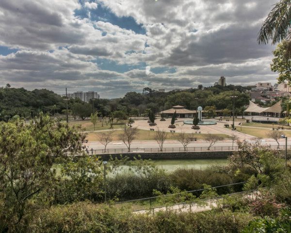 Foto que ilustra matéria sobre Parques em São Caetano do Sul mostra uma panorâmica do Parque Chico Mendes.