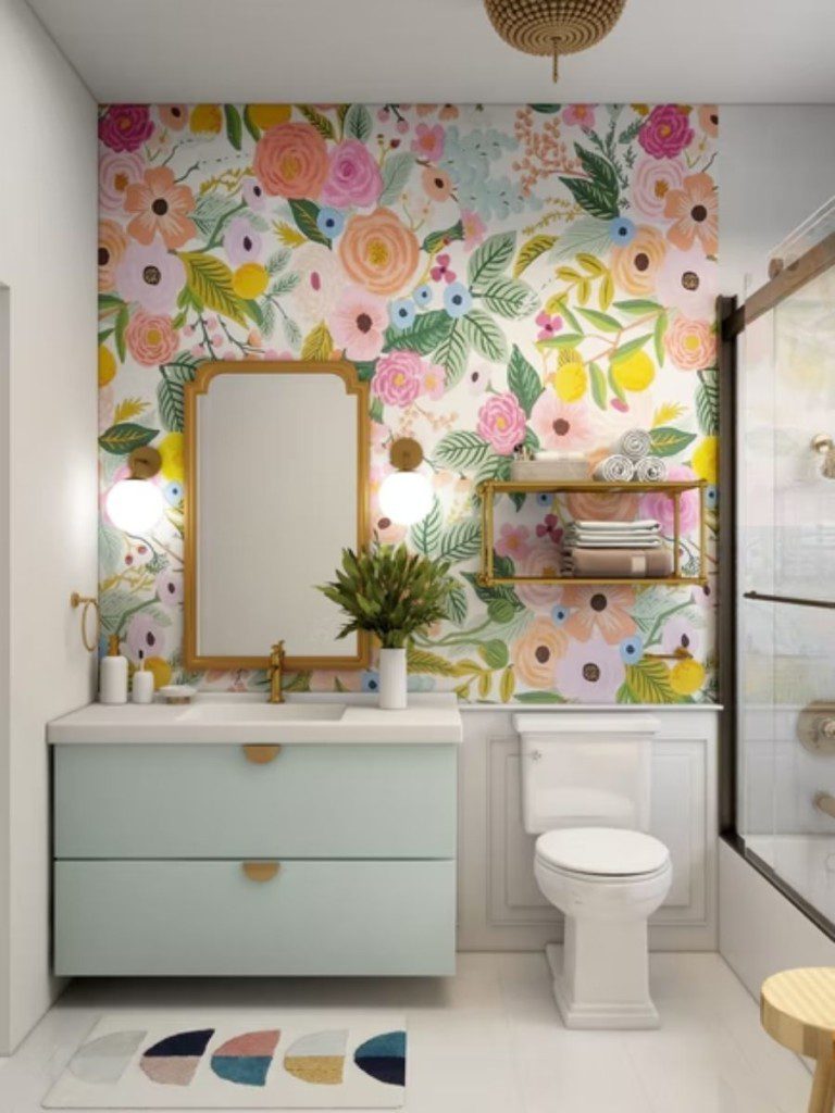 armário de banheiro branco com cores na parede