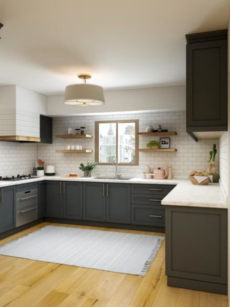 armários escuros em cozinha com piso claro