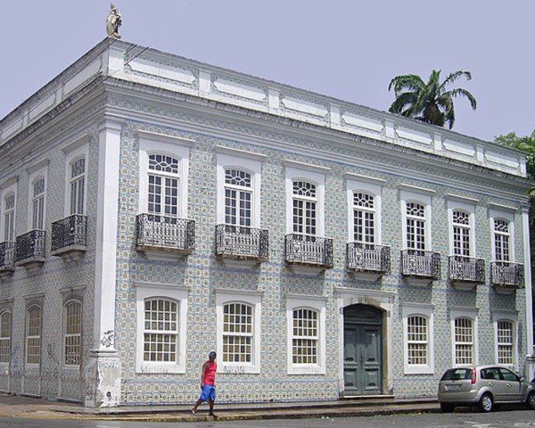 Imagem que ilustra matéria sobre museus em Recife mostra a fachada do Museu da Abolição.