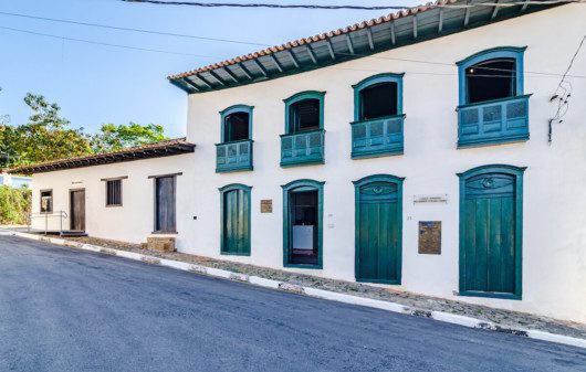Foto que ilustra matéria sobre onde fica santana de parnaiba mostra o museu casa do anhanguera