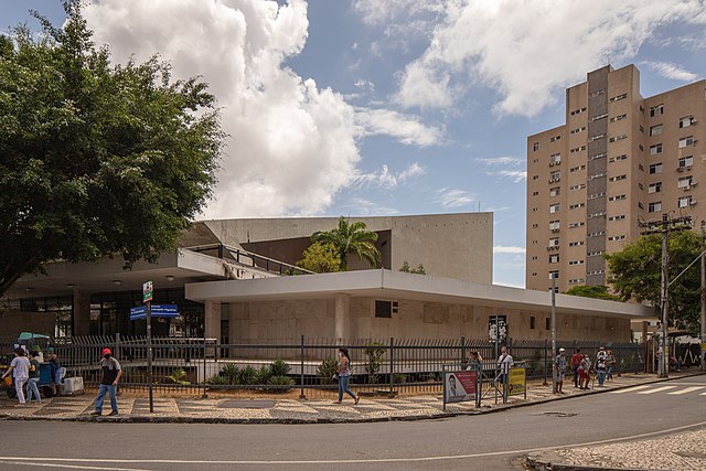  Imagem que ilustra matéria sobre o que fazer em Salvador mostra a parte externa do Teatro Castro Alves em Salvador. 