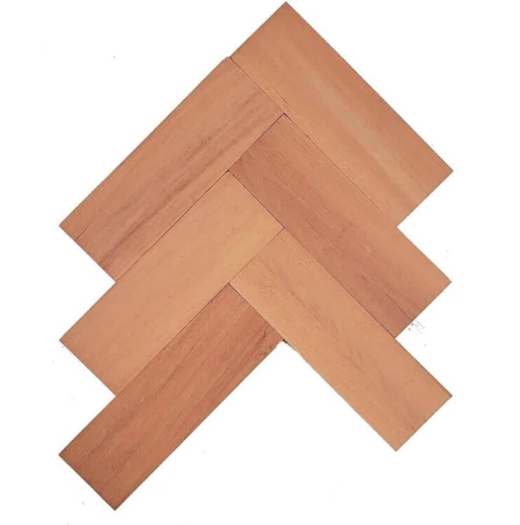 Imagem mostra a forma como um piso de parquet é vendido, com diversos tipos de tacos de madeira maciça juntos.