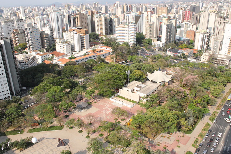 Foto que ilustra matéria sobre os bairros mais seguros de Belo Horizonte mostra uma visão aérea da Praça da Assembleia