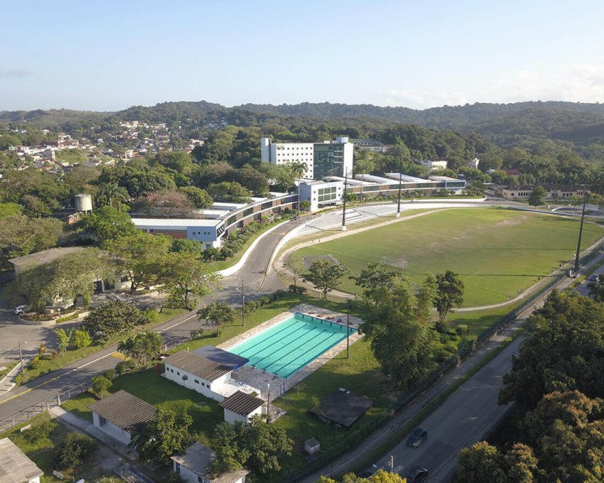 Foto que ilustra matéria sobre faculdades em Recife mostra uma visão do alto do campus da Universidade Federal Rural de Pernambuco.