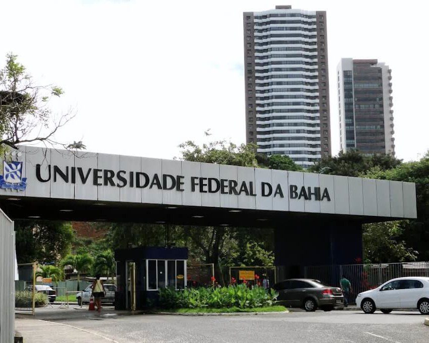 Foto que ilustra matéria sobre faculdades em Salvador mostra a entrada de um dos campus da Universidade Federal da Bahia.
