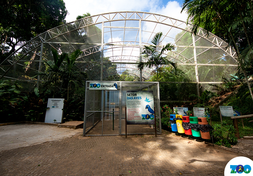 Entrada do setor das aves no Zoológico de Salvador.