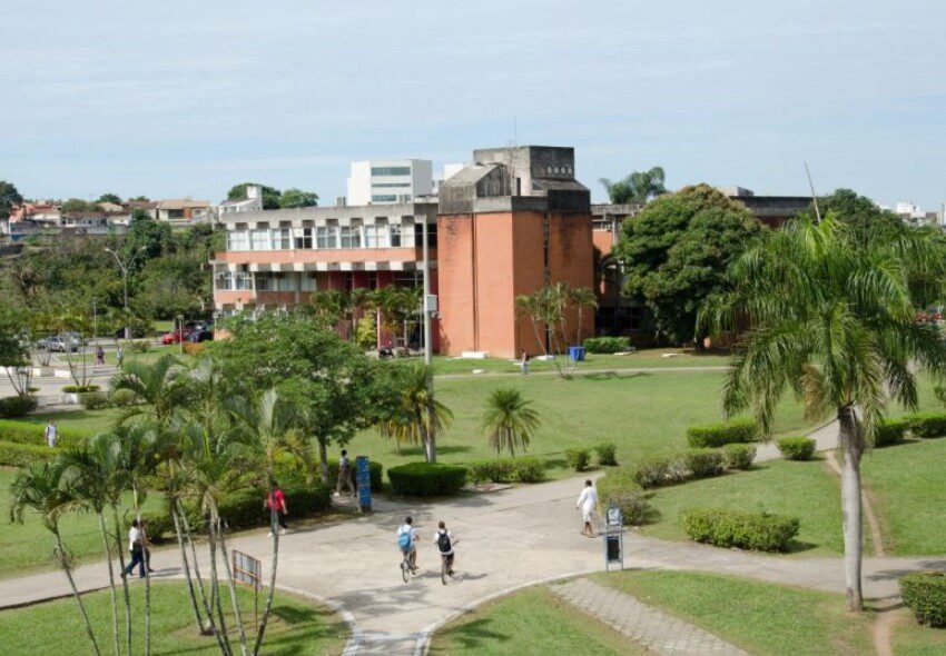 Foto que ilustra matéria sobre faculdades de Vitória mostra uma visão do alto do campus da Universidade Federal do Espírito Santo (UFES)