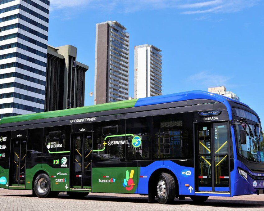 Foto que ilustra matéria sobre o sistema de transporte Transcol mostra um dos ônibus que circulam pela Grande Vitória