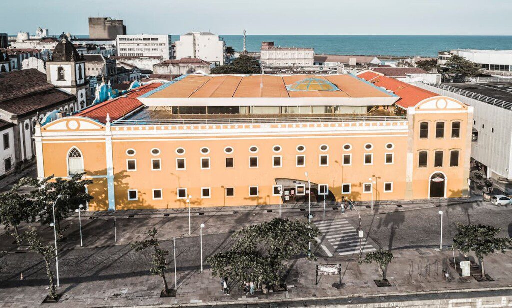 Imagem aérea do prédio ocupado pelo Paço Alfândega.