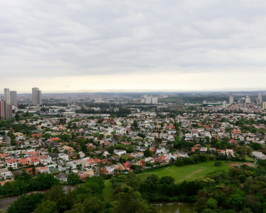 Vista aérea da cidade de Barueri, em São Paulo.
