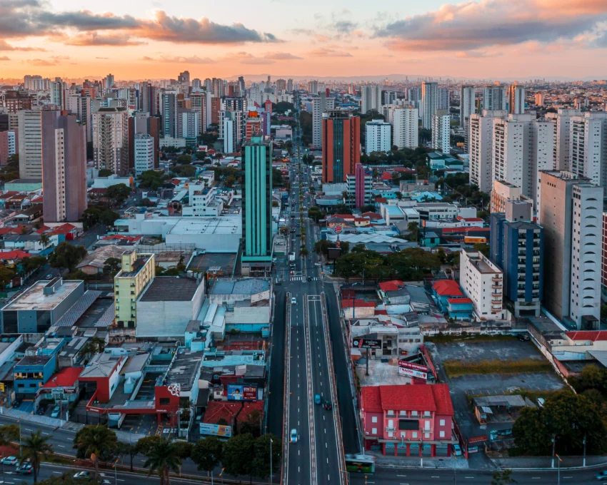 Imagem aérea da Avenida São Pedro, localizada em Santo André, São Paulo, para ilustrar a matéria sobre o que fazer em Santo André