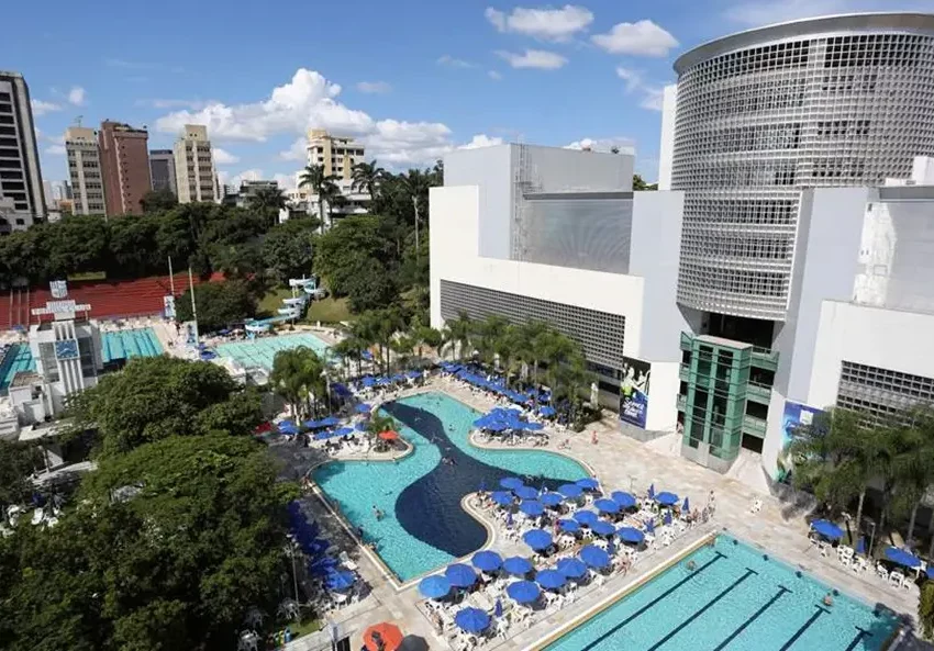 Foto que ilustra matéria sobre clubes em Belo Horizonte mostra uma vista do alto da unidade do bairro Lourdes do Minas Tênis Clube