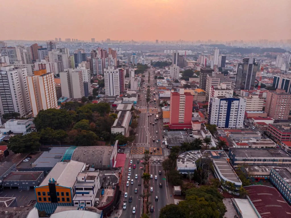 Imagem da vista aérea de São Caetano do Sul, no estado de São Paulo, mostra prédios do município para ilustrar  matéria sobre o desenvolvimento nas cidades brasileiras
